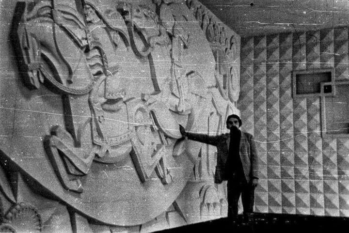 Резьба по гипсу. Одна из авторских работ в Стерлитамаке. Фото из архива автора.