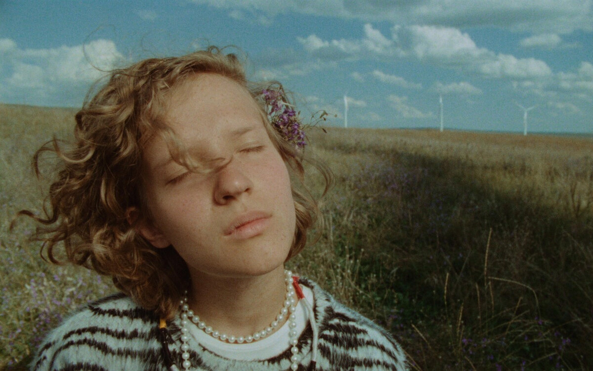 Кадр из фильма «Блажь», реж. Илья Поволоцкий, 2023