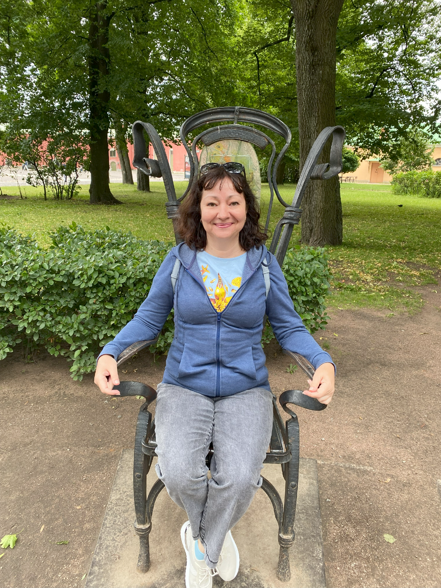 Я на одном из "12 стульев" в Петропавловской крепости.