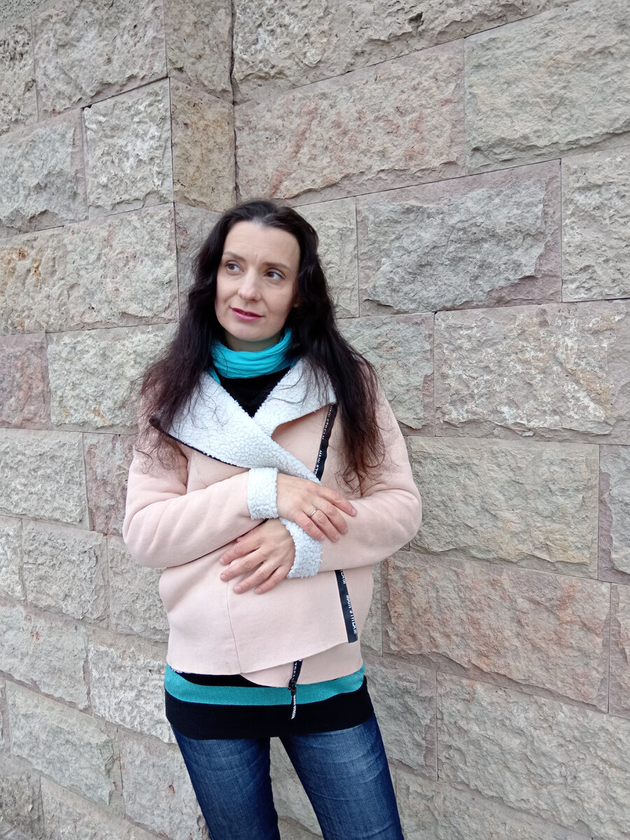 Я долго не умела копить деньги и постоянно жила от зарплаты до зарплаты. Но сейчас всё изменилось - я научилась управлять своими деньгами и веду простой и лёгкий финансовый контроль, который позволяет мне грамотно экономить и копить на дополнительные финансовые цели.