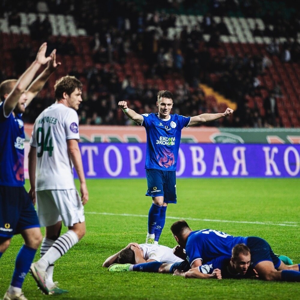 4 ноября "Факел" играет весьма хорошо!