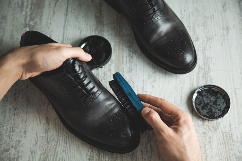 Как ухаживать за обувью из кожи? - Статьи на официальном сайте Unilever