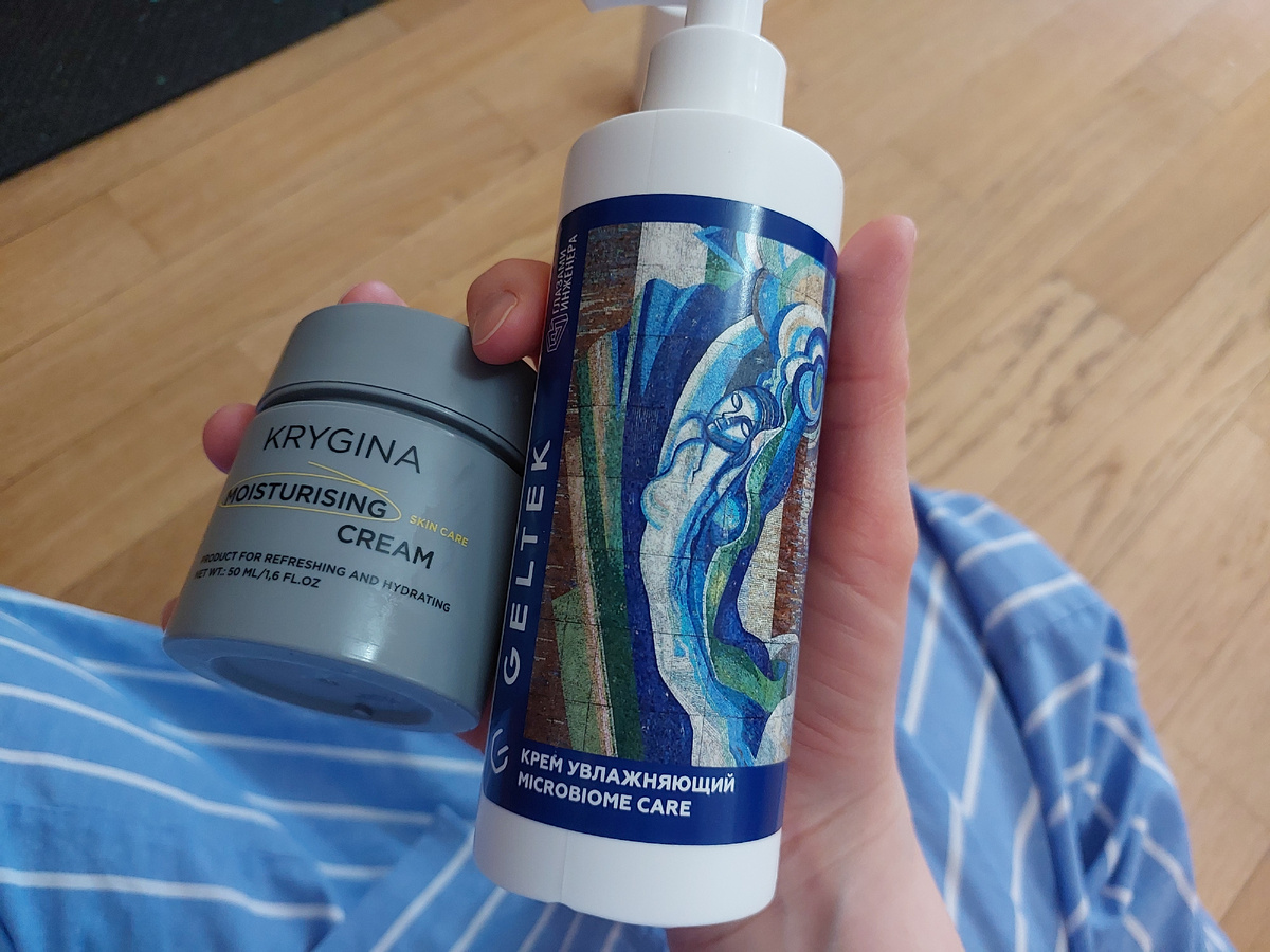 Глицерин можно встретить в составе любого крема, в том числе очень дорогого. А на фото мой актуальный уход — и в двух баночках в составе есть глицерин