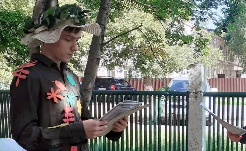 Владиславу нравится работать с детьми. Фото: личный архив