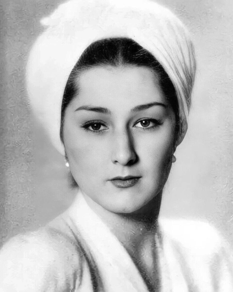 Фатьма неслишах османоглу. Дюррюшехвар-султан. Фатьма неслишах османоглу. Фатьма неслишах османоглу. Фатьма назлишах османоглу султан.