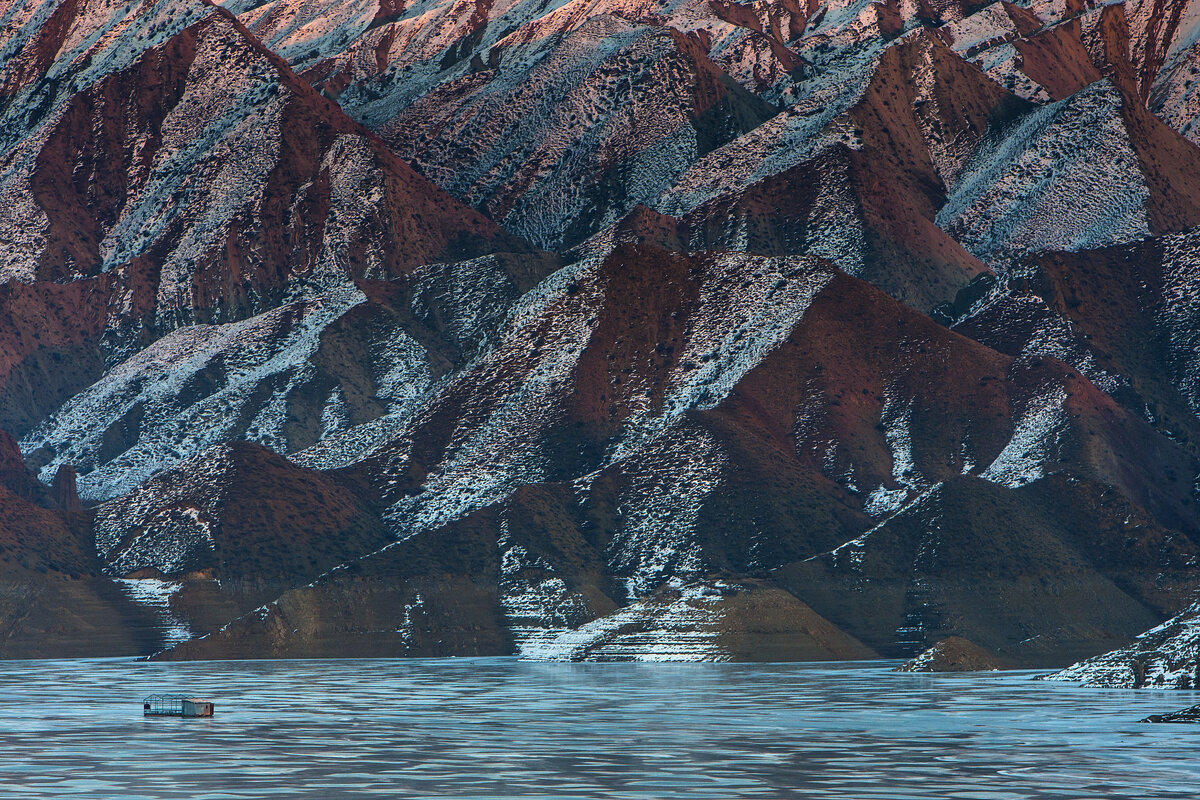 Я сам начинал путь в пейзажной фотографии с широкого угла. Я говорю про осознанный путь. До того как окончить фотокурсы (Павла Смирнова) я покупал несколько камер с различными китовыми объективами.