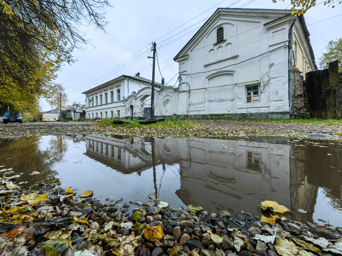 В Торжок на 2 дня с проживанием в доме 1911 года постройки на наб. р.  Тверца. Прогулка с адресами | Олег Еверзов | Дзен