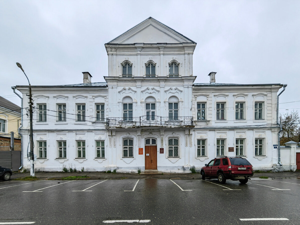 В Торжок на 2 дня с проживанием в доме 1911 года постройки на наб. р.  Тверца. Прогулка с адресами | Олег Еверзов | Дзен