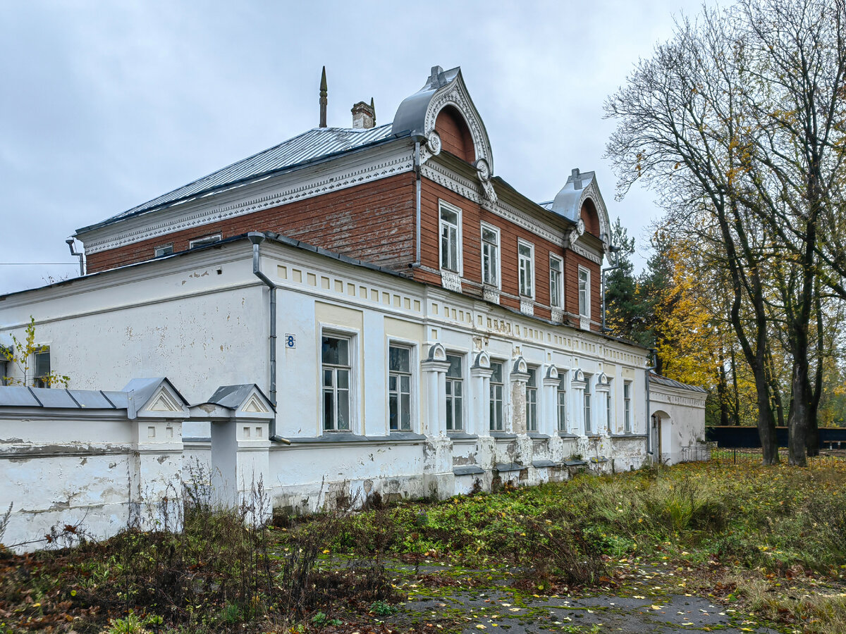 В Торжок на 2 дня с проживанием в доме 1911 года постройки на наб. р.  Тверца. Прогулка с адресами | Олег Еверзов | Дзен