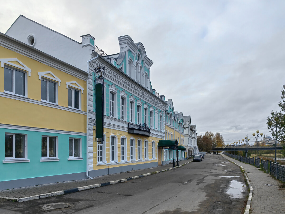 В Торжок на 2 дня с проживанием в доме 1911 года постройки на наб. р.  Тверца. Прогулка с адресами | Олег Еверзов | Дзен