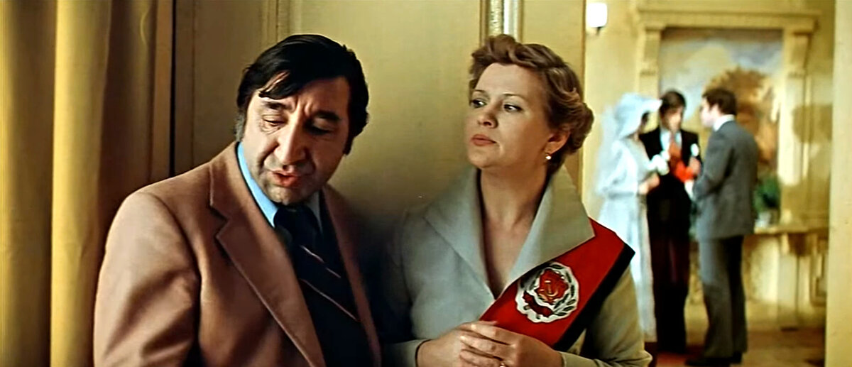 Кадр из кинофильма "Суета сует", 1979 г., режиссер Алла Сурикова, сценарист Эмиль Брагинский, композитор Богдан Троцюк (скриншот)