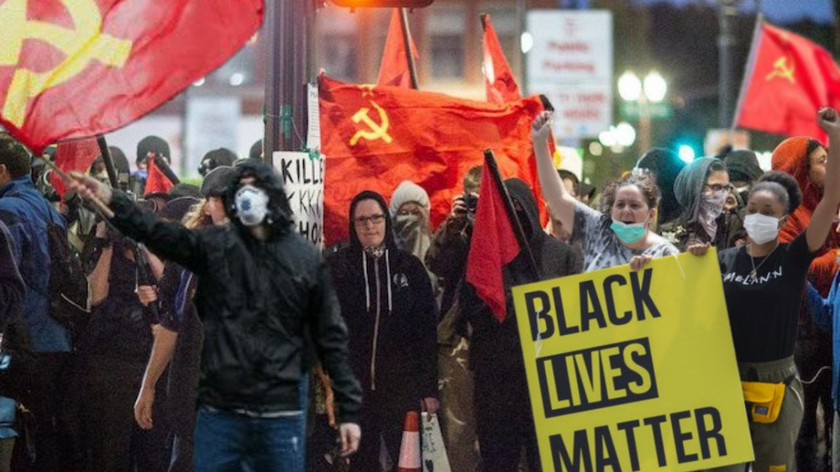 Banned usa. Антифа блм. Коммунисты на протестах в США. Blm коммунисты. Коммунистические митинги в США.