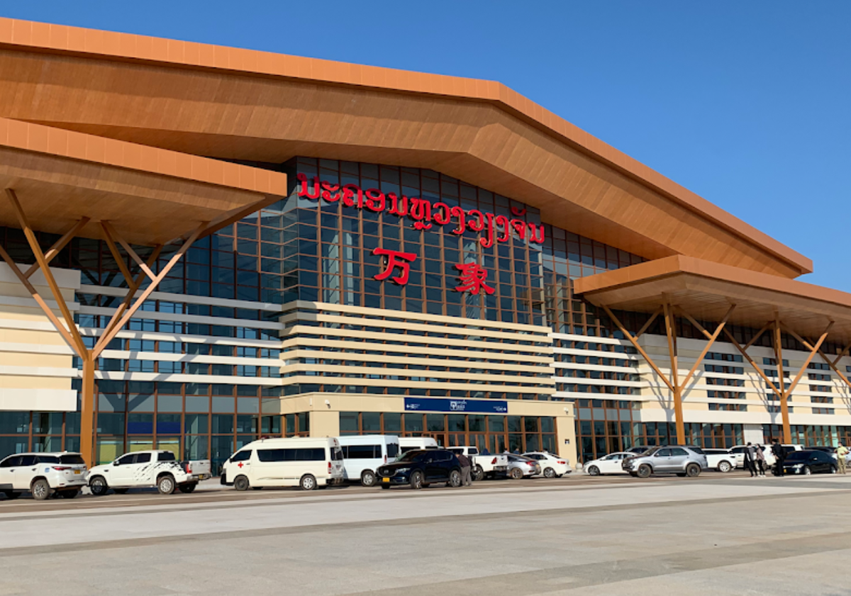 ЖД вокзал во Вьентьяне 