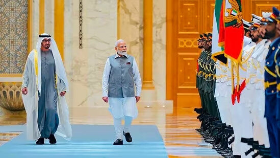 В знак уважения к Моди, прием, организованный правителем Абу-Даби, предполагал только вегетарианское меню.