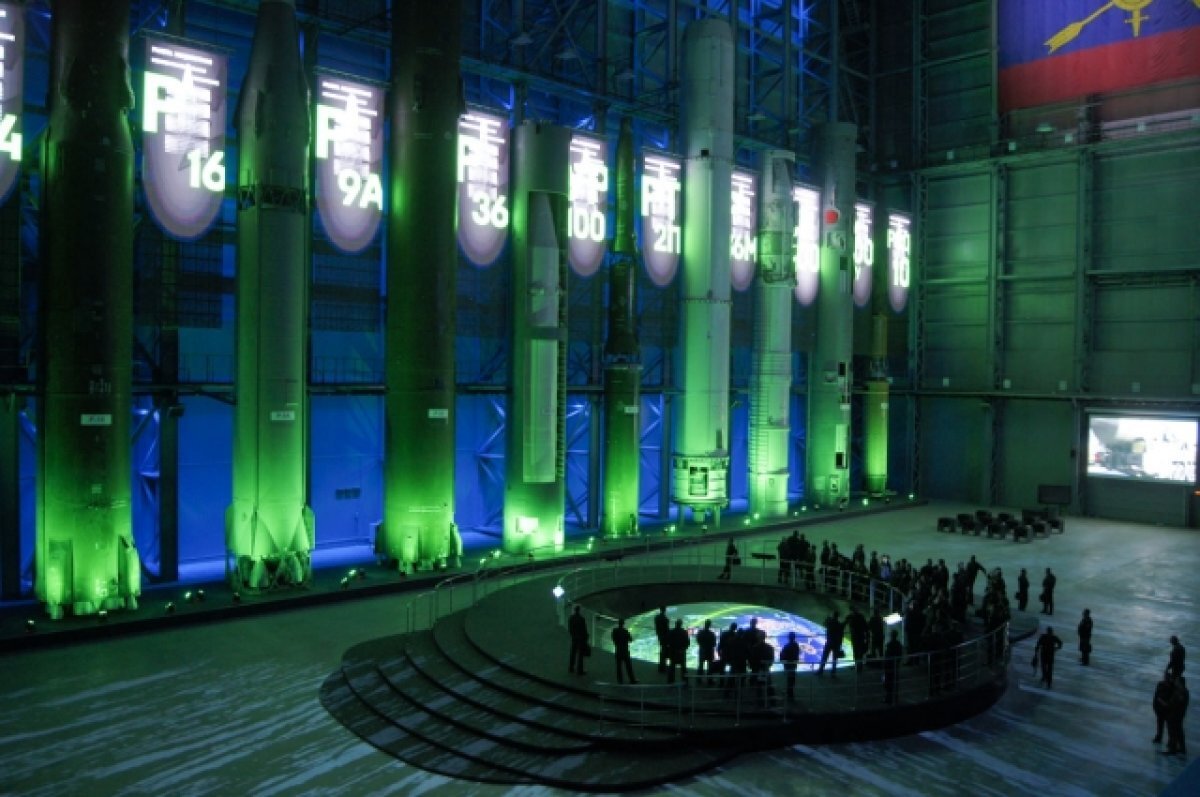    На выставке "Россия" показали уникальную учебную аудиторию с ракетами