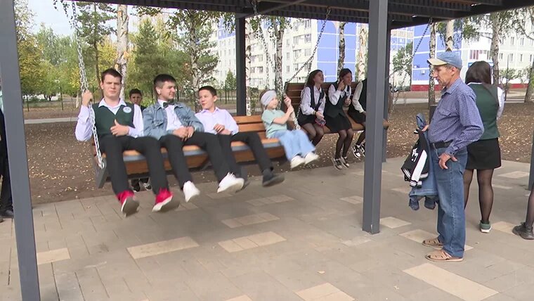    Подобные качели уже есть на новом променаде имени Баки Урманче // Фото: НТР 24