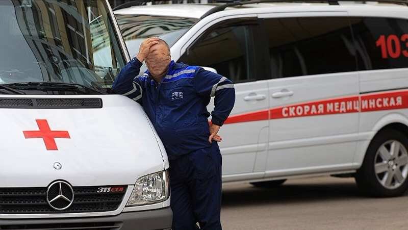  В Москве возникают проблемы с набором водителей в службы скорой помощи из-за низких зарплат, сообщают профсоюзы.