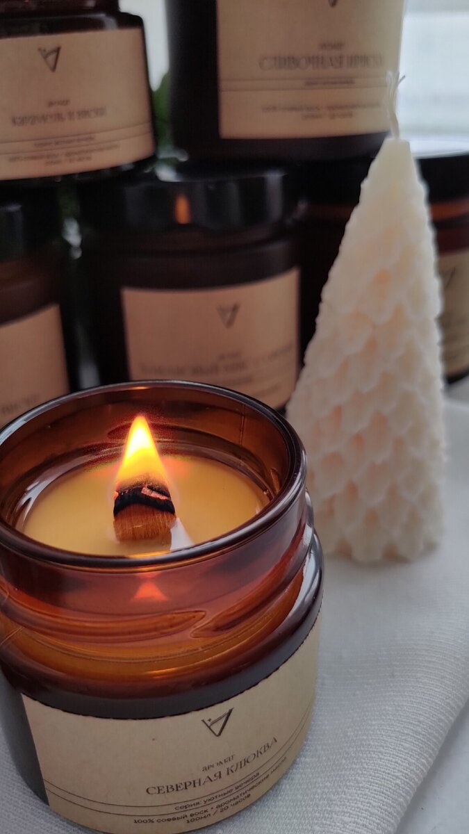 Шикарные ароматы, многогранные и сложные, многие ассоциируются с дорогим парфюмом, они всегда выигрывают! Отличная аромоотдача, свеча действительно ароматизирует пространство;
Ароматические масла имеют сертификат безопасности, не содержат фталаты.

Ароматическая свеча Aromaflame - это изысканный подарок коллеге, подруге, маме или себе любимой.

Попробуй, и ты уже никогда не вернёшься к свечам массмаркета 