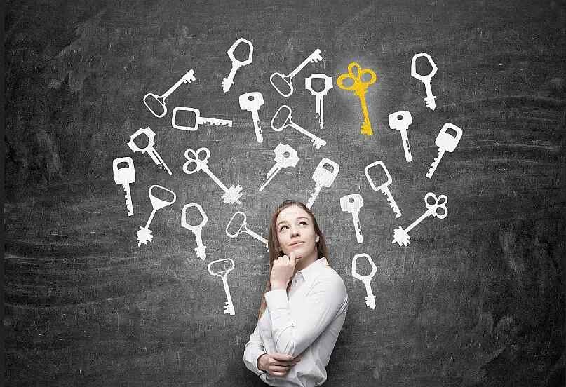 В своих действиях и решениях мы можем руководствоваться постоянными принципами и ценностями, но вот форма этих действий и решений будет отличаться и гибко меняться в зависимости от времени, обстоятельств и других нюансов и изменений, непрерывно происходящих в реальности - в нас самих и в других людях.