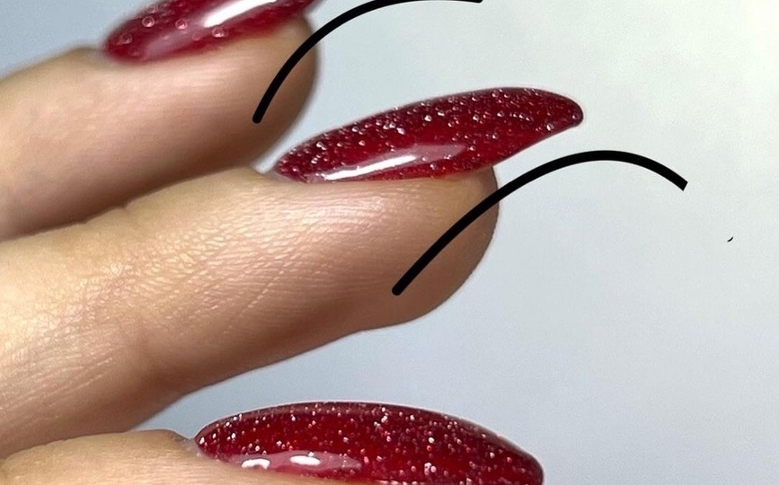 Пилить ногти " на глаз"