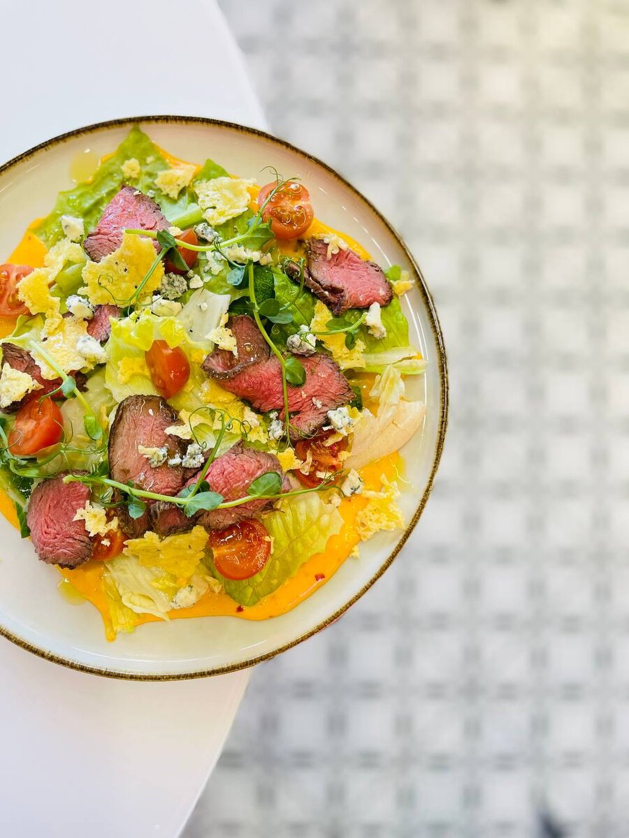 Фото: Салат с ростбифом и Ким Чи майо