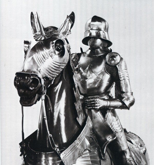 Защитное вооружение тяжеловооруженного всадника времен войн Роз.