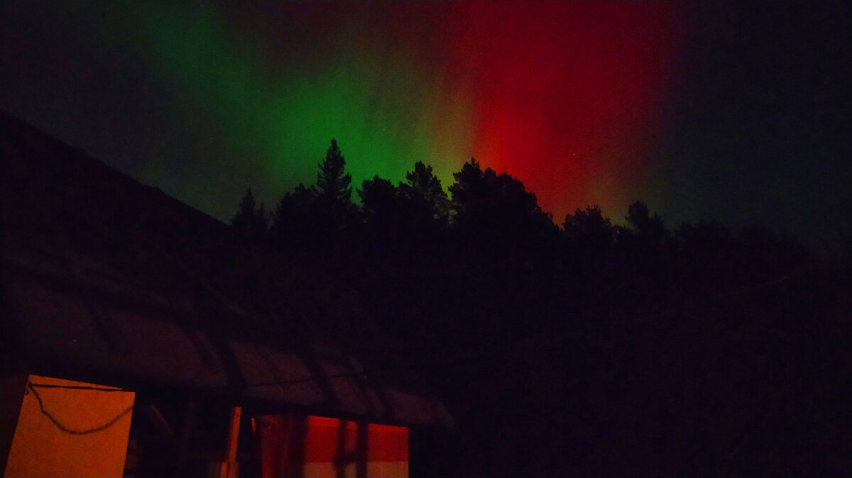 Северное сияние над моим сараем :)