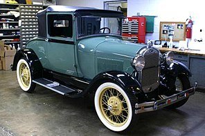 Ford Model A 1928 года с кузовом «бизнес-купе»