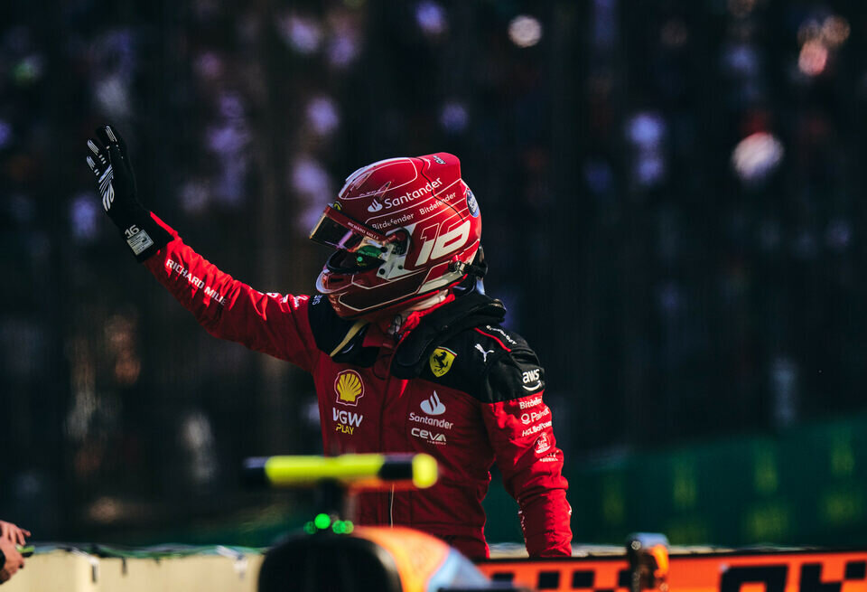    Шарль Леклер: Перестало работать рулевое управление, и я врезался в барьерFerrari