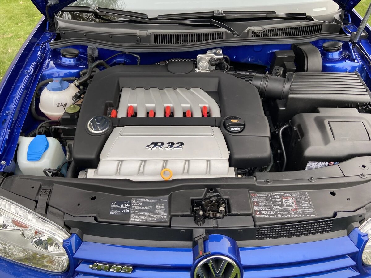 Golf r32 мотор. Golf 5 3.2 r32 vr6. Golf r32 двигатель. Гольф 4 3.2 r32.