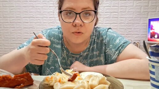 МАНЕНЬКА ВОРЕНИКОВ, ШМАТОК СВИНЯТИНЫ ПОИСТЬ/СЕКТА ЗАВЕЛАСЬ, БУДЬТЕ ...