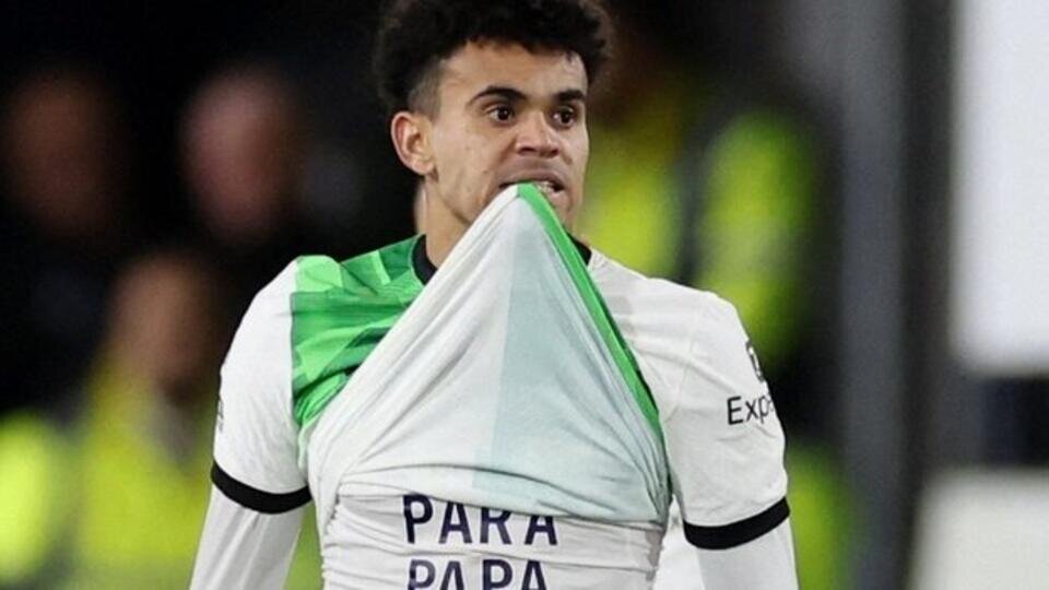     Футболист "Ливерпуля" Диас обратился к повстанцам, похитившим его отца Reuters