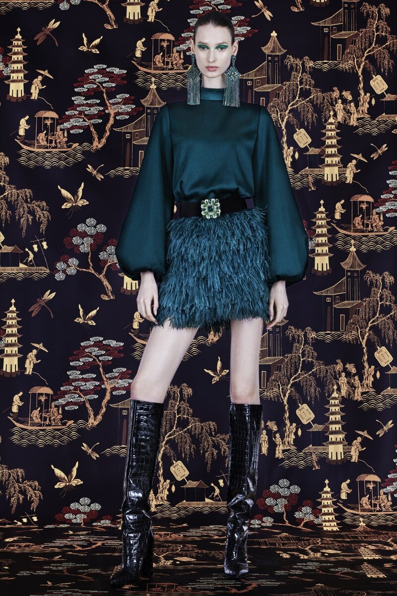 Miztavla. Образ в стиле коко шанель. Костюмы для кпоп дебюта. Deviloof вокалист. Andrew gn 2023.