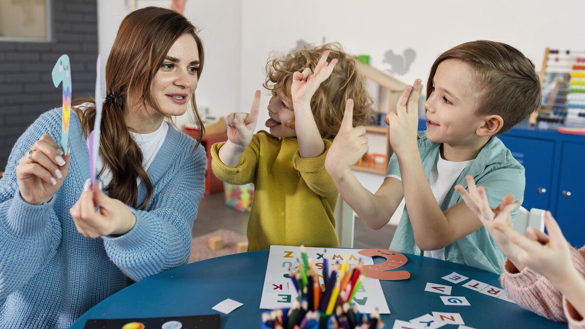    Женщина уволилась из детсада: причиной стал обычный бантик воспитанницы© Freepik | freepik