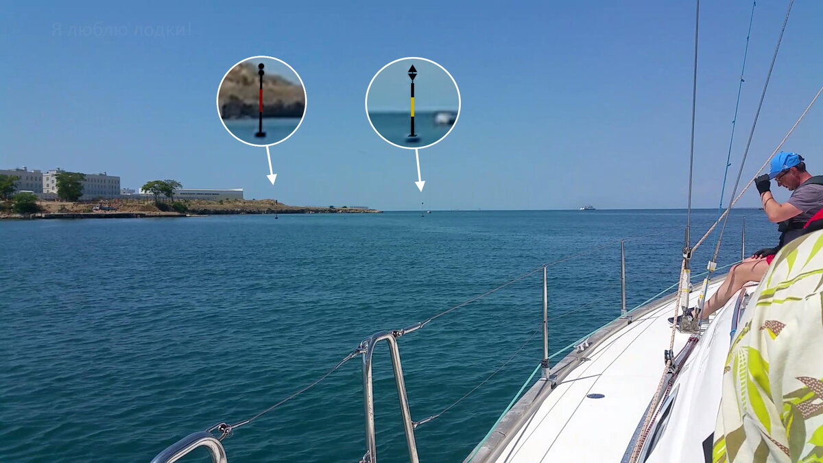 Слева знаки: отдельная опасность (два чёрных шара) и восточный кардинальный знак, его ещё называют "обойди меня с востока". Дальше на север - сети (галерея фото)