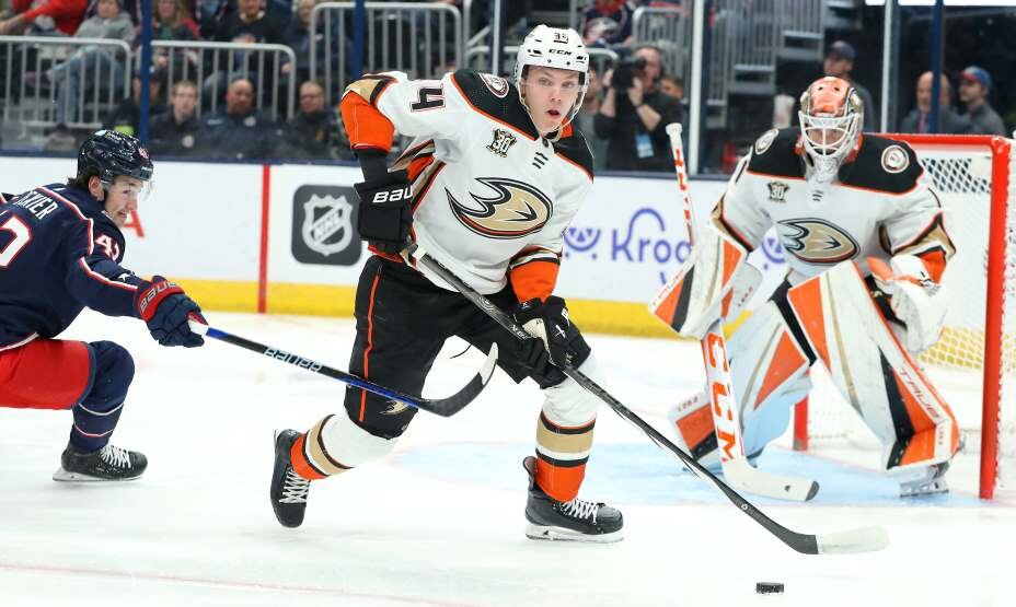    Российский защитник Павел Минтюков отлично проявляет себя в «Анахайме». Фото: Reuters