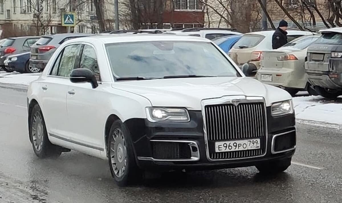 В России начнут выпускать удешевлённые Aurus с китайскими мотором и АКПП. Источник иллюстрации - Яндекс.Картинки