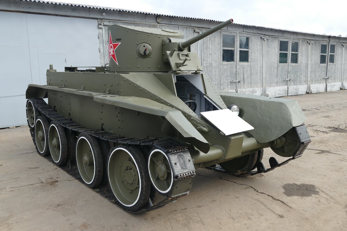 Легкие танки бт. Танк БТ-2. Танк СССР БТ 2. Советский легкий танк БТ -2. БТ 3 танк СССР.