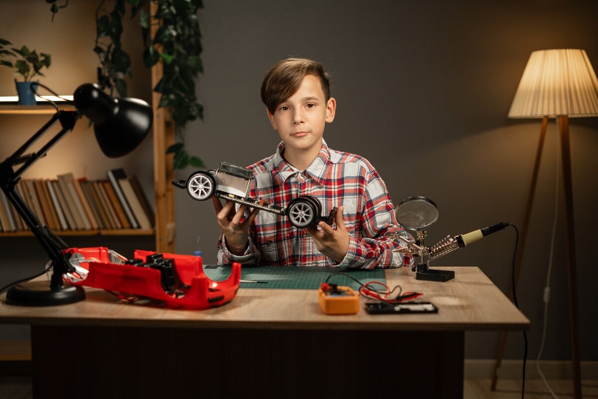    Исключительное право распространяется на объекты интеллектуальной собственности