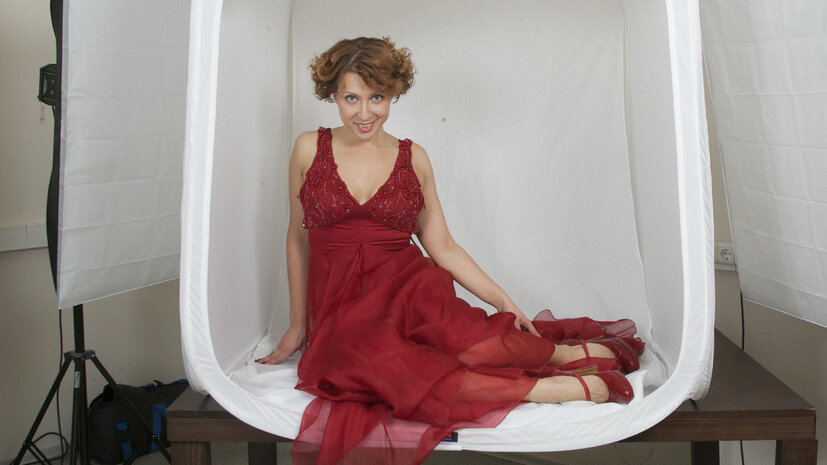     Яна Чурикова родилась 6 ноября 1978 года в Москве в семье военного. Она училась в венгерской школе — по месту службы отца globallookpress.com Natalia Shakhanova/Global Look Press