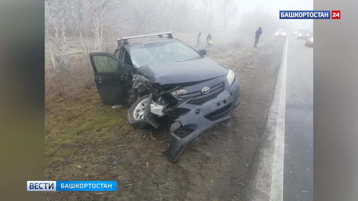    В ГИБДД рассказали подробности аварии с участием Lada Granta и Toyota Corolla на трассе в Башкирии