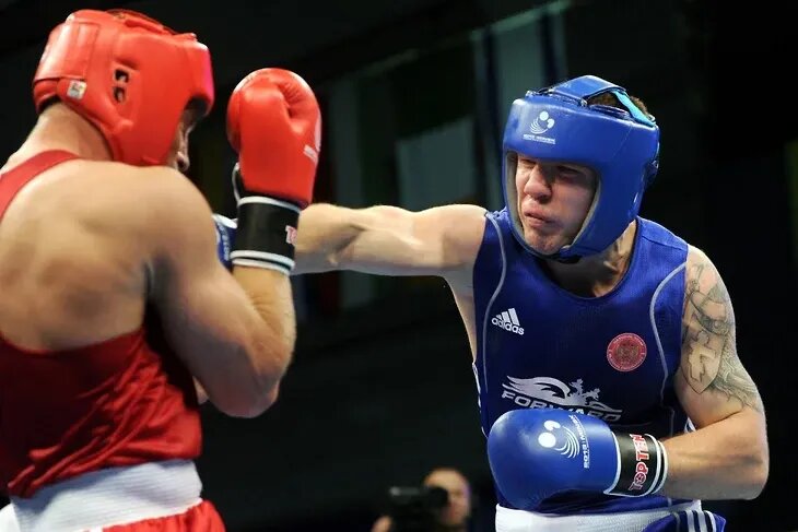     Российский чемпион по боксу избил 21-летнего студента и устроил стрельбу в ресторане