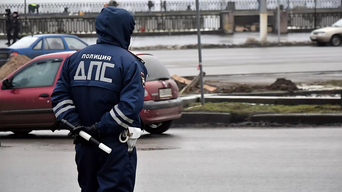     В Советском округе нашли женщину, которая за рулем легкового автомобиля сбила двоих пешеходов и покинула место ДТП, — сообщили в краевом управлении ГИБДД.