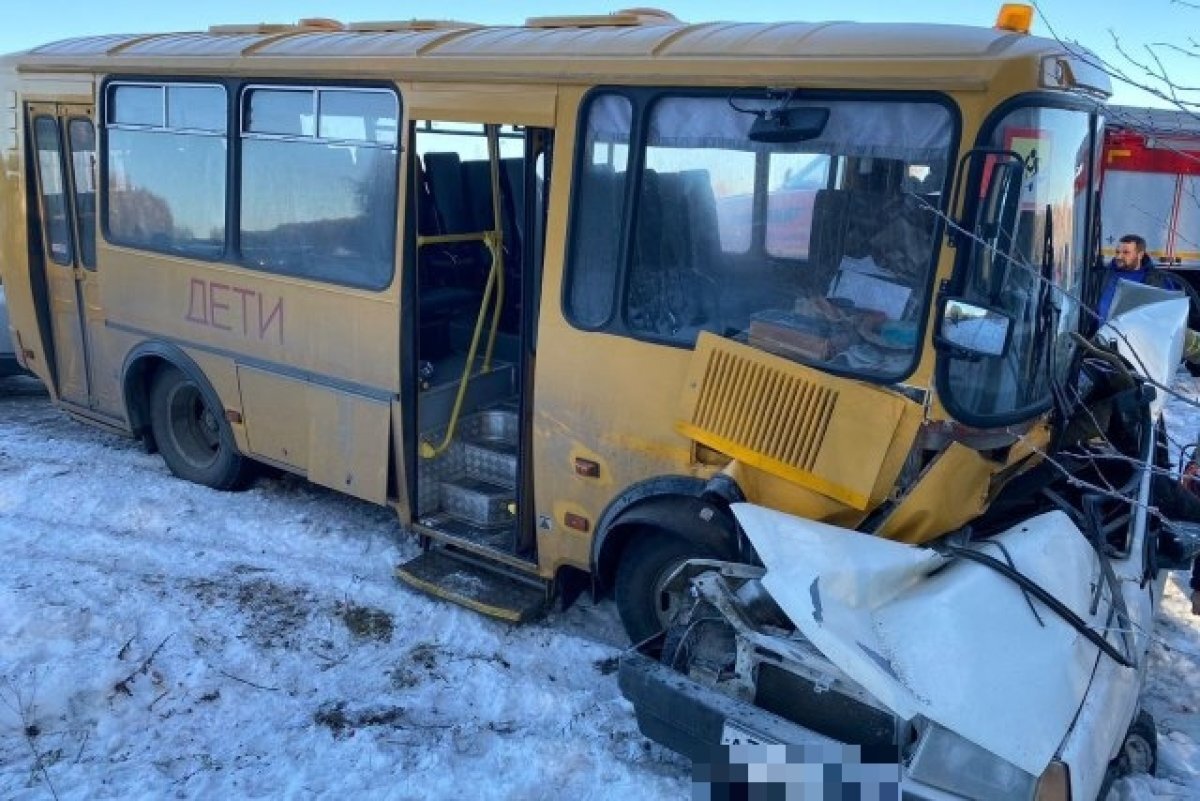 Женщина и ребенок погибли в ДТП со школьным автобусом на Южном Урале | АиФ- Челябинск | Дзен