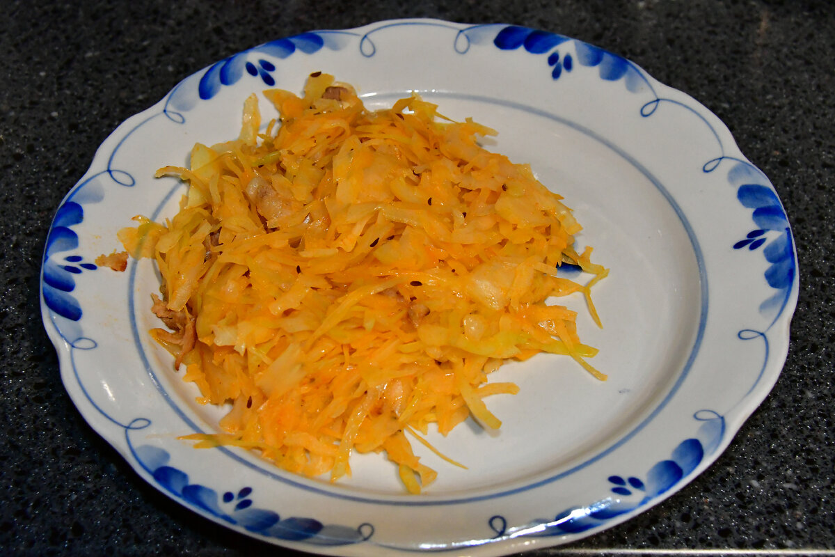 тушеная свежая капуста