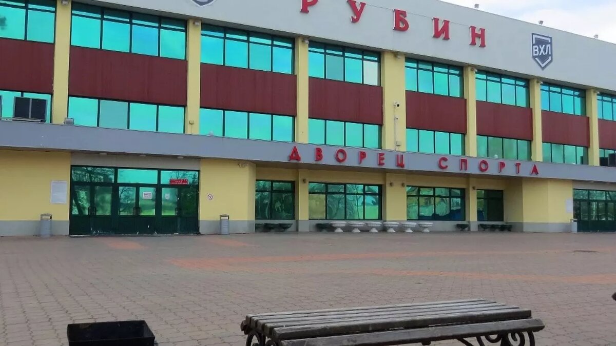     Тюменские власти планируют направить на проведение работ по капитальному ремонту спортивного комплекса Дворец спорта 285 миллионов рублей. Информация об этом содержится в внесенных на рассмотрение в Тюменскую областную Думу поправках в закон «Об областном бюджете на 2023 год и на плановый период