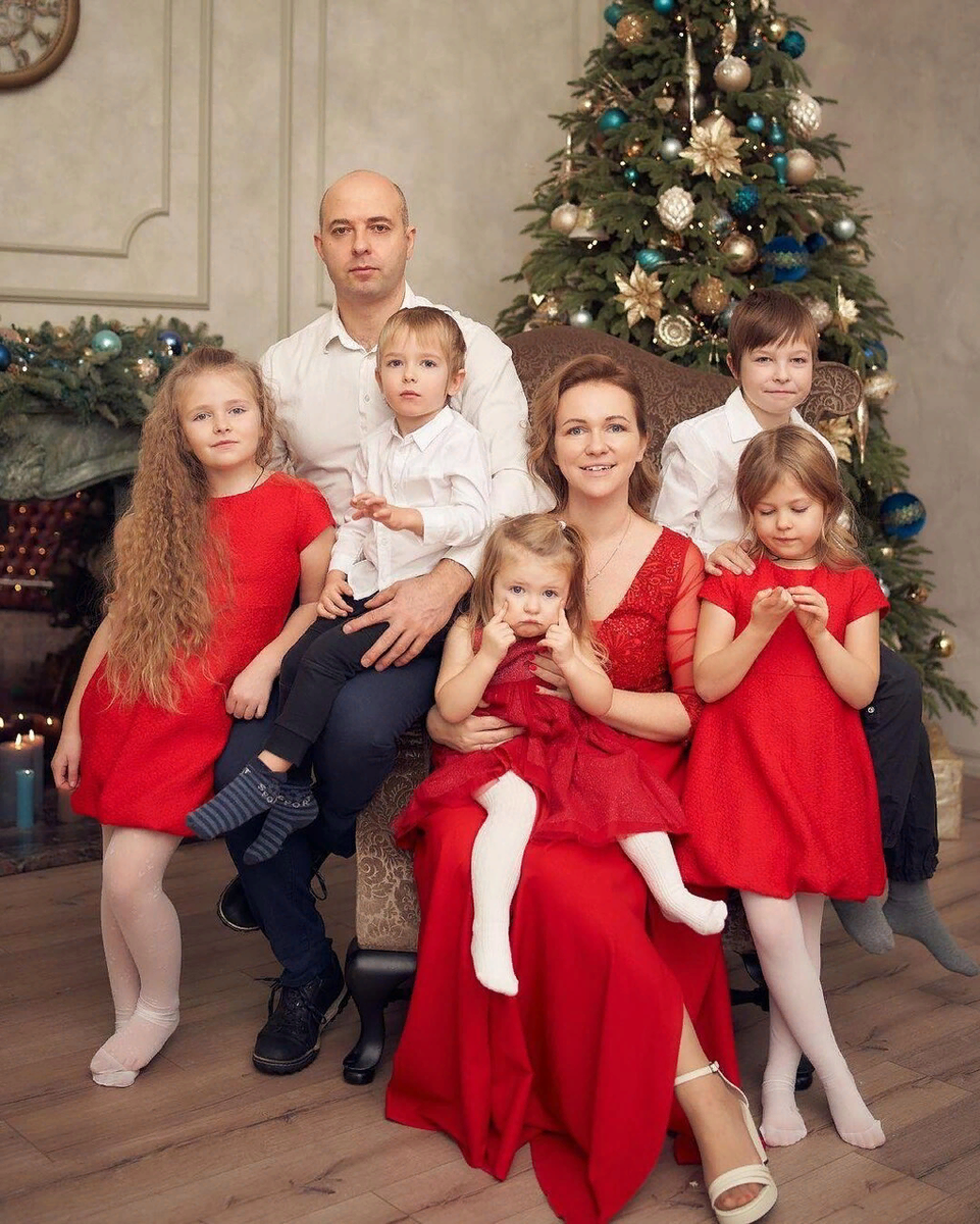 Психолог Карина Рихтере с семьей