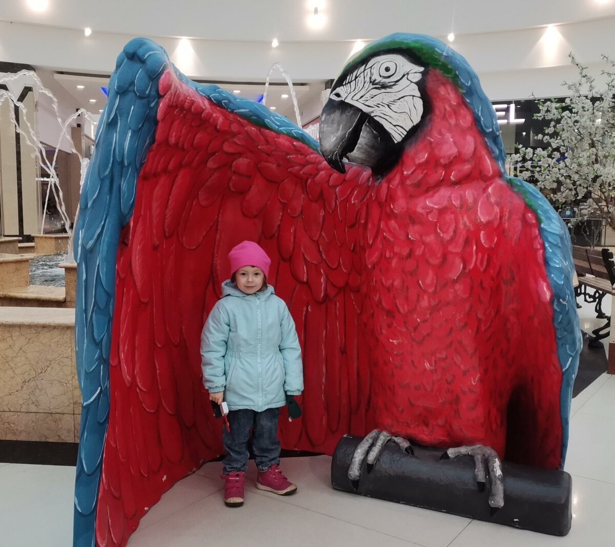 В атриуме ТЦ