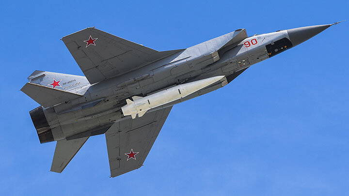 МИГ-31 - НОСИТЕЛЬ ГИПЕРЗВУКОВОЙ РАКЕТЫ "КИНЖАЛ". ФОТО: ALEKSEY IVANOV/TV ZVEZDA/GLOBAL LOOK PRESS