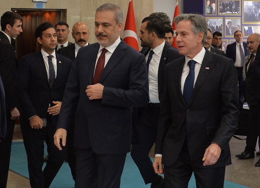    Глава МИД Турции Хакан Фидан и госсекретарь США Энтони Блинкен © NECATI SAVAS/EPA/ТАСС